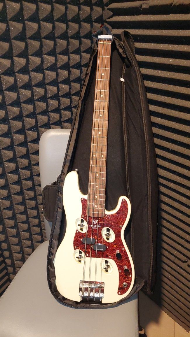 Used Traveler Guitar TB4P White Electric Bass Guitar