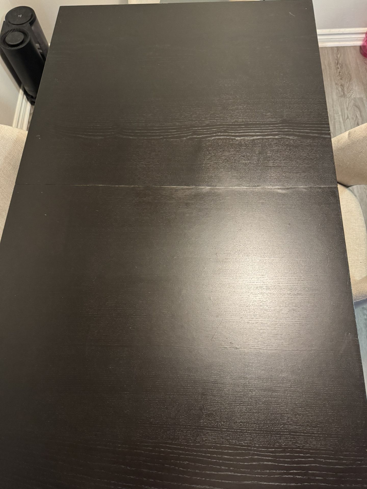 Dark brown wooden table With Chairs!