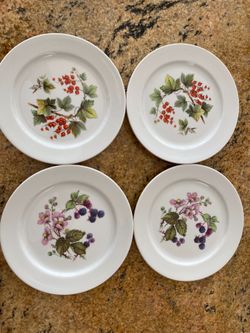 4 Dessert Floral Plates