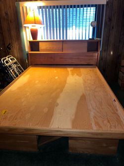 Oak Queen Platform Storage Bed