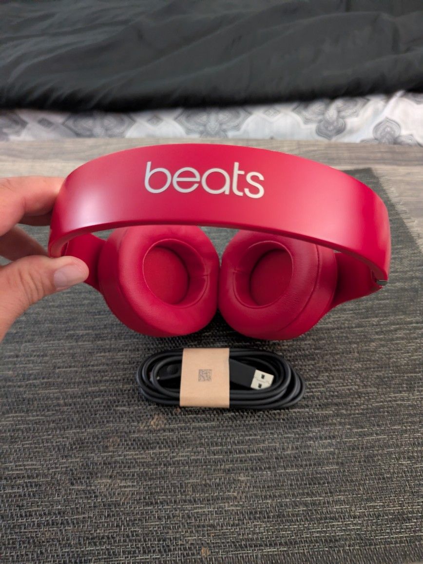 Beats Studio Wireless 3-Red $89obo