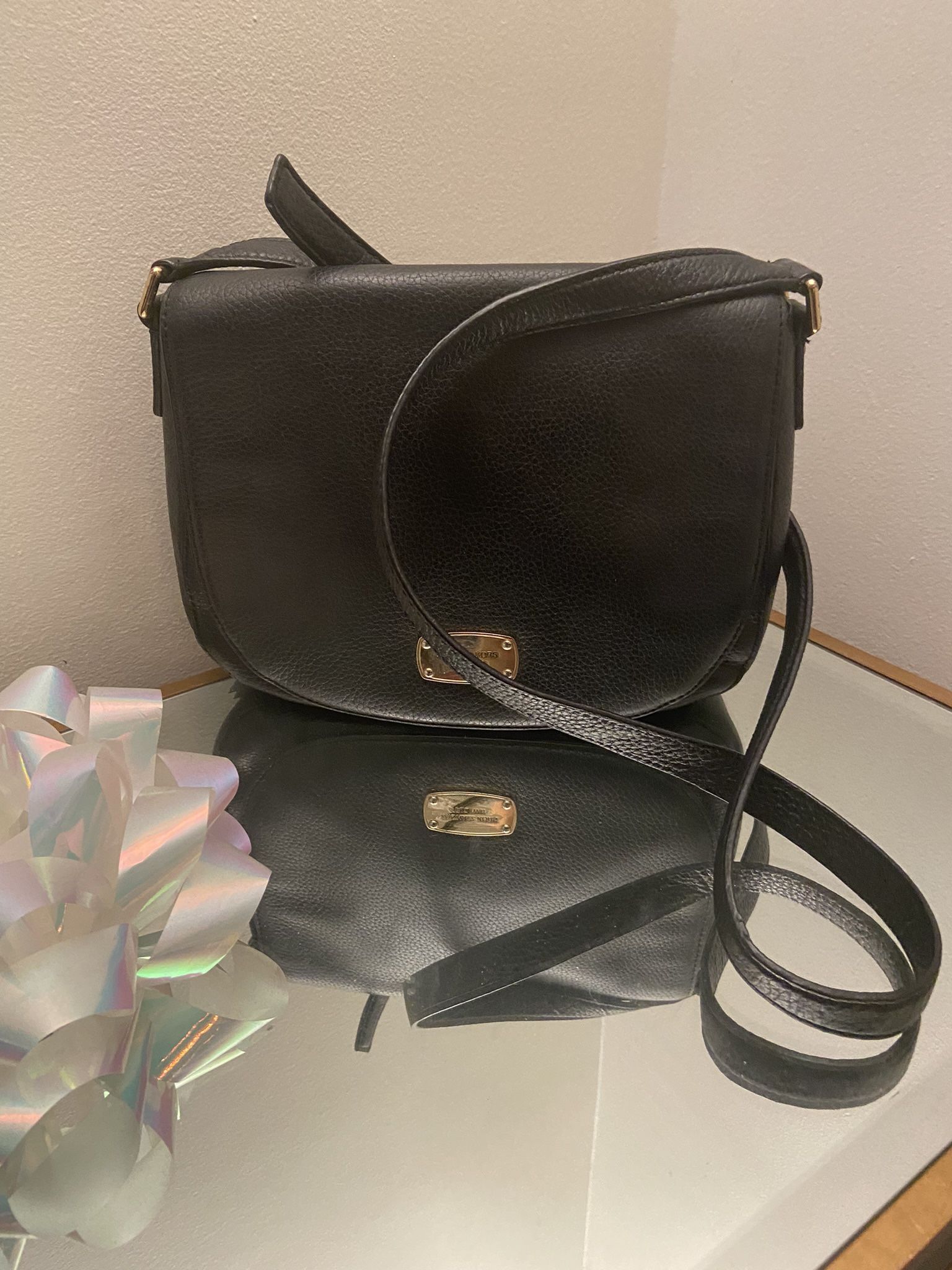 Michael Kors Leatgee Crossbody