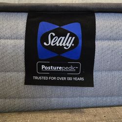 King Size Sealy Posturepedic Mattress *LIKE NEW*