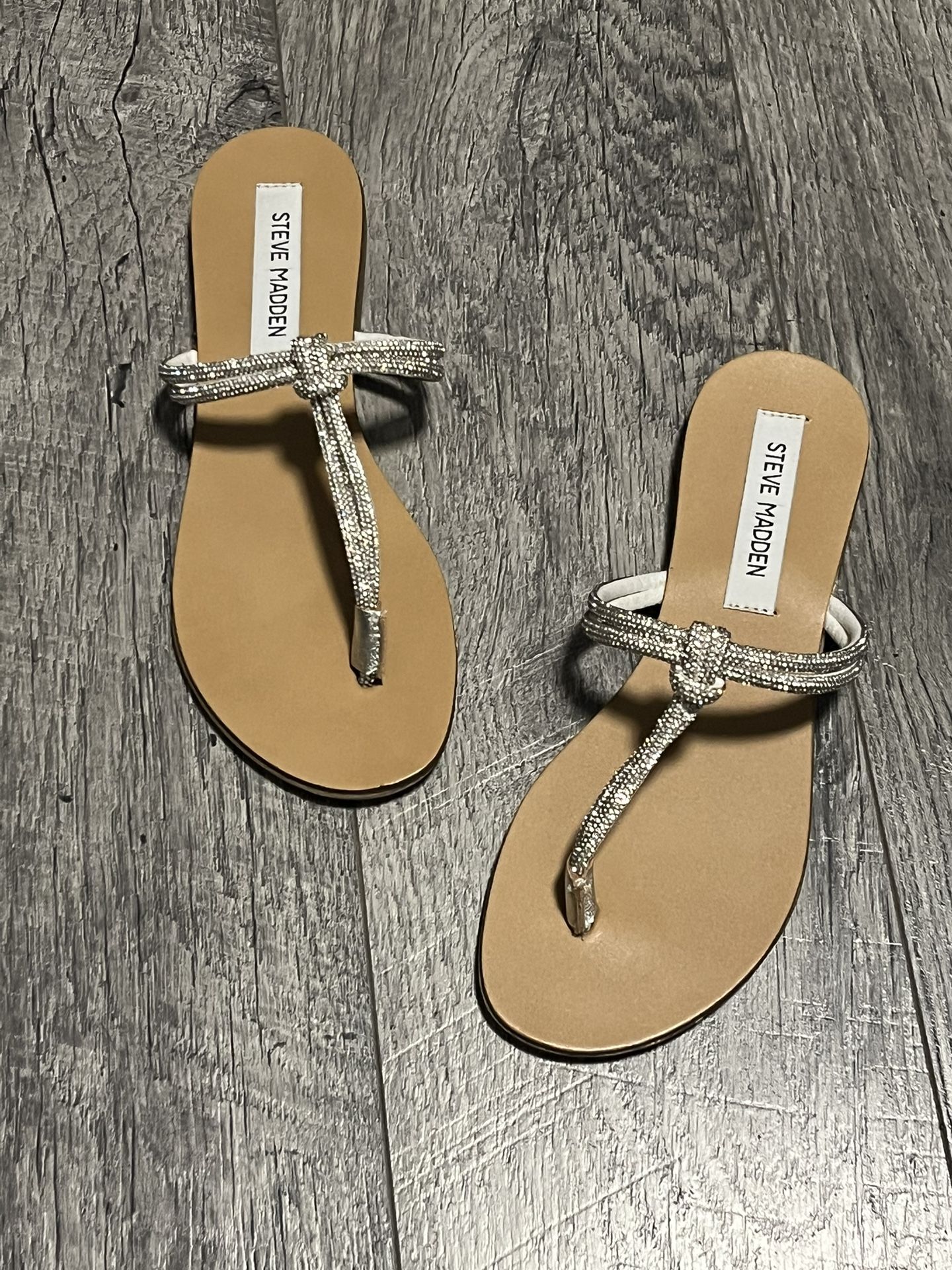 NEW LEATHER RHINESTONE STEVE MADDEN SANDALS SIZE 6