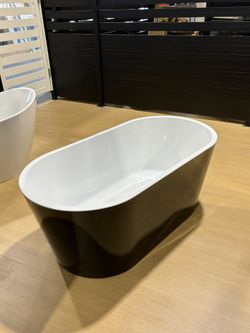 58.5” x 29.5” Freestanding Acrylic Bath Tub