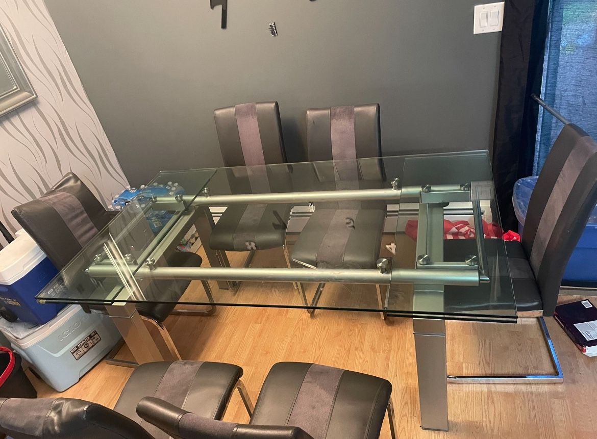 DINING TABLE WITH CHAIRS 