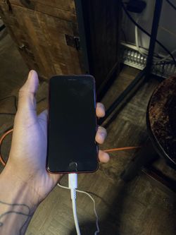 iPhone SE (3RD GEN UNLOCKED)