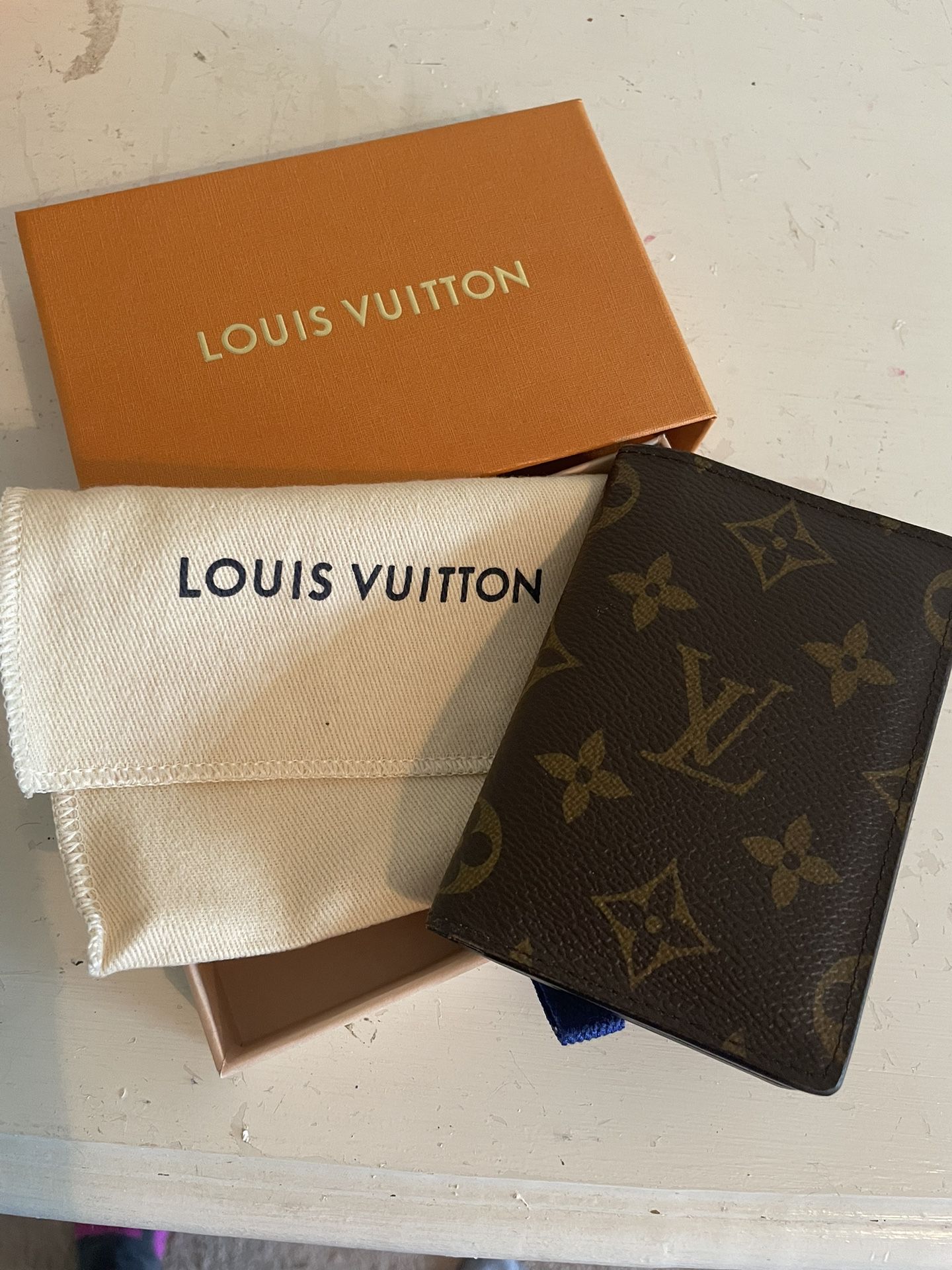 Louis Vuitton Check Book Wallet for Sale in Tempe, AZ - OfferUp