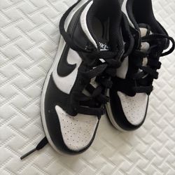 Nike Dunks Black And White 