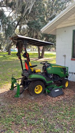 John Deere Tractor 1025R