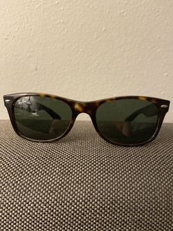 Women’s Ray Band sunglasses