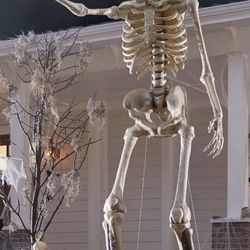 Grave & Bones 12ft Giant Skeleton With LCD Eyes BRAND NEW IN BOX 