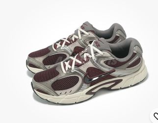 Nike V5 RNR Burgundy Crush Black Men Casual Lifestyle Shoes Sneakers size 9,5 men’s  used