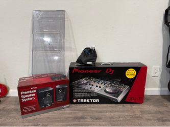 Pioneer DDJ-T1, M-Audio AV40, and Sennheiser HD-25