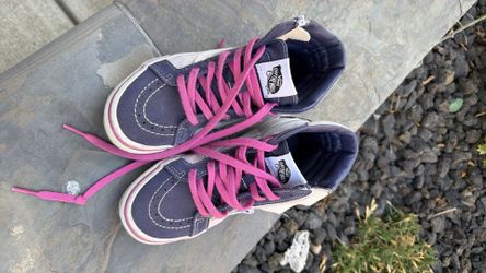 Girl van’s shoes