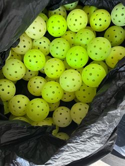 Used Wilson Max 40  Pickleballs