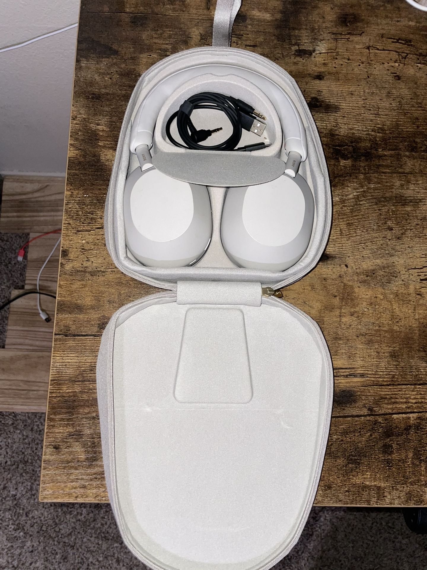 Sony WH1000XM5 Hi-Res Headphones