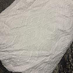 White king size comforter