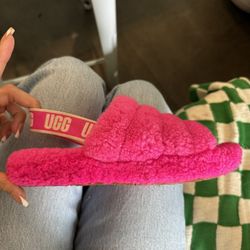 Pink Ugg Slippers (7)