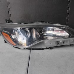 2015 2016 2017 Toyota Camry Right Passenger Side Headlight