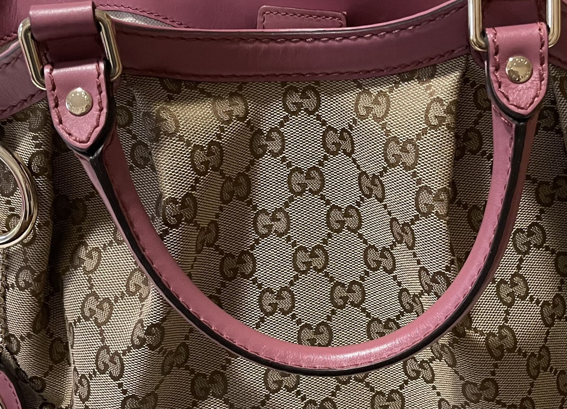 Gucci GG Canvas Medium Sukey Tote Bag