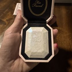 Too Faced Diamond Light highlighter