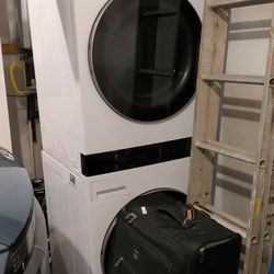 LG Stacked Washer/Dryer 
