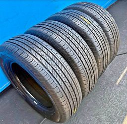 225/65/17 Continetal Selling 4 nearly new tires with 80% tread life remaining.🌟🌟