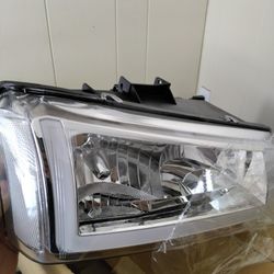 Silverado Custom Headlights  Fits 03-06