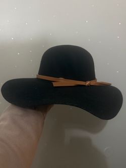 Black sun hat