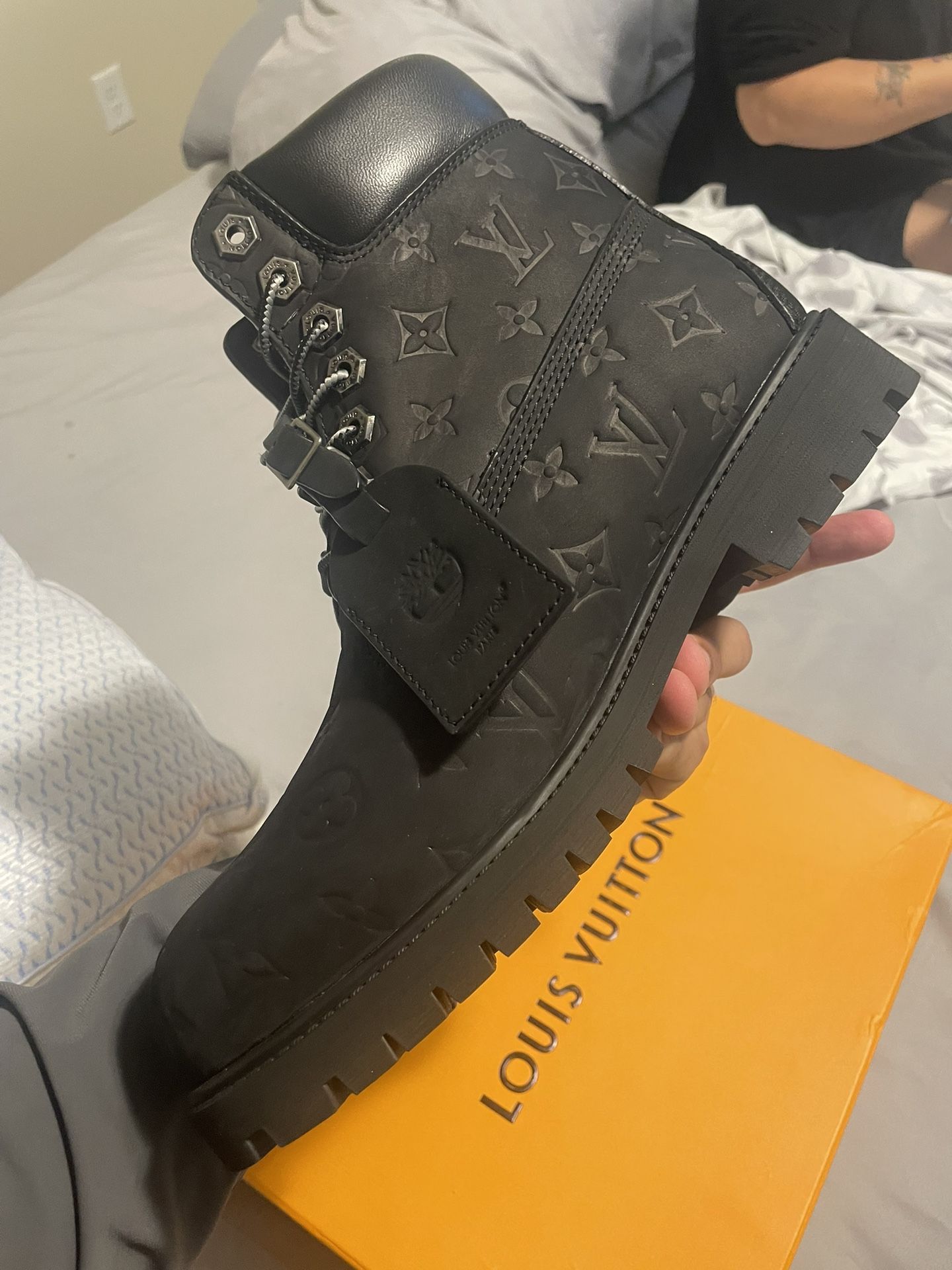 LOUIS VUITTON TIMBERLAND BLACK