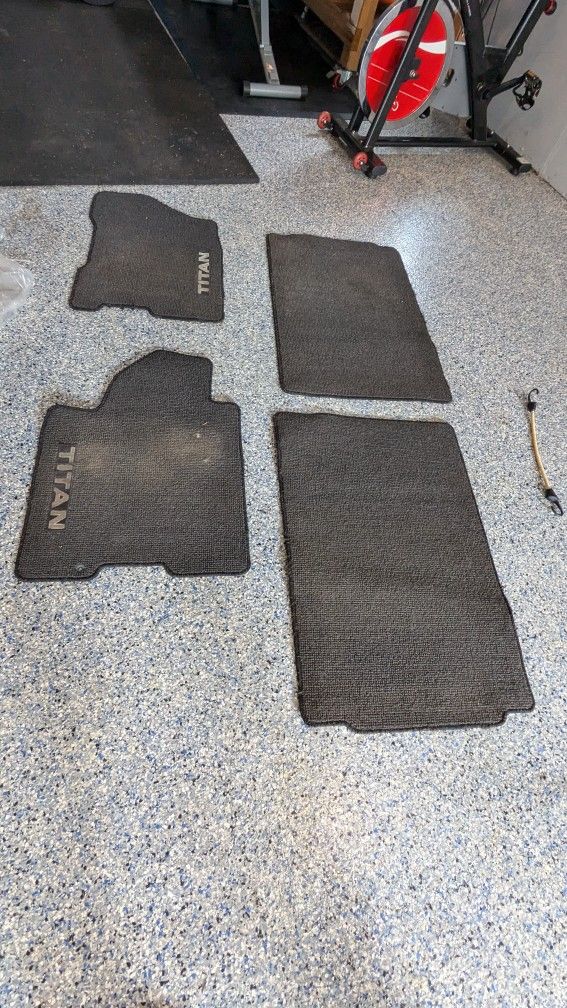 Nissan Titan Floor Mats 2011 XE