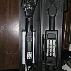 Black Max Digital Torque Wrench