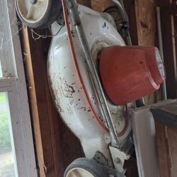 1930 Black And Decker Lawn Mower. Electric Runs Great.