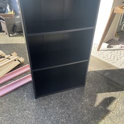 Nice bookshelf in very good condition