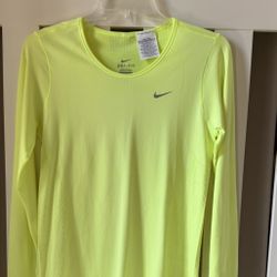Nike women's dri-fit long sleeve M size 