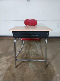 Student Desk  "Great Condition"