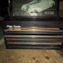 LIKE NEW 5 DRAWER MAC TOOL BOX!!!!