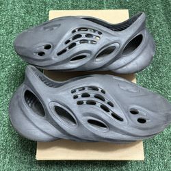 Adidas Yeezy Onyx Foam Runner size 11 USED