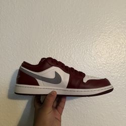 Jordan 1 low Bordeaux 
