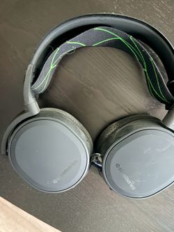 Steelcase XBOX Bluetooth gaming headset