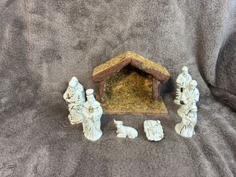 8 piece baby Jesus porcelain set