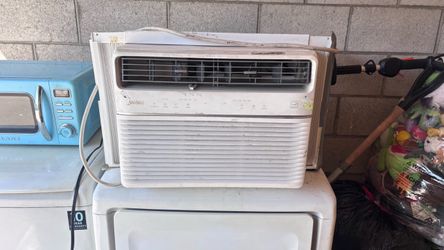 Midea Window Air Conditioner Unit