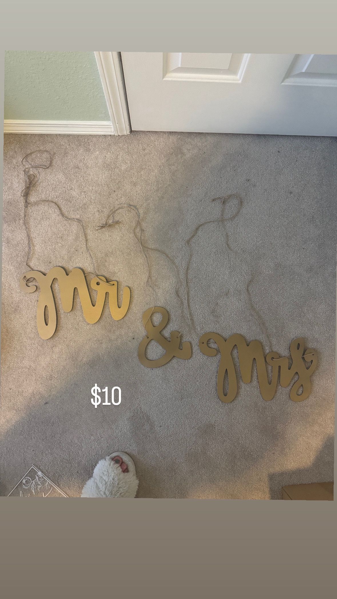 Mr & Mrs Signs