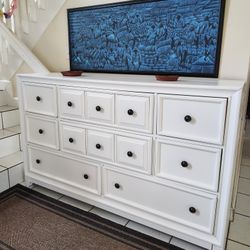 SOLID WOOD DRESSER 8 DRAWERS DELIVERY AVAILABLE