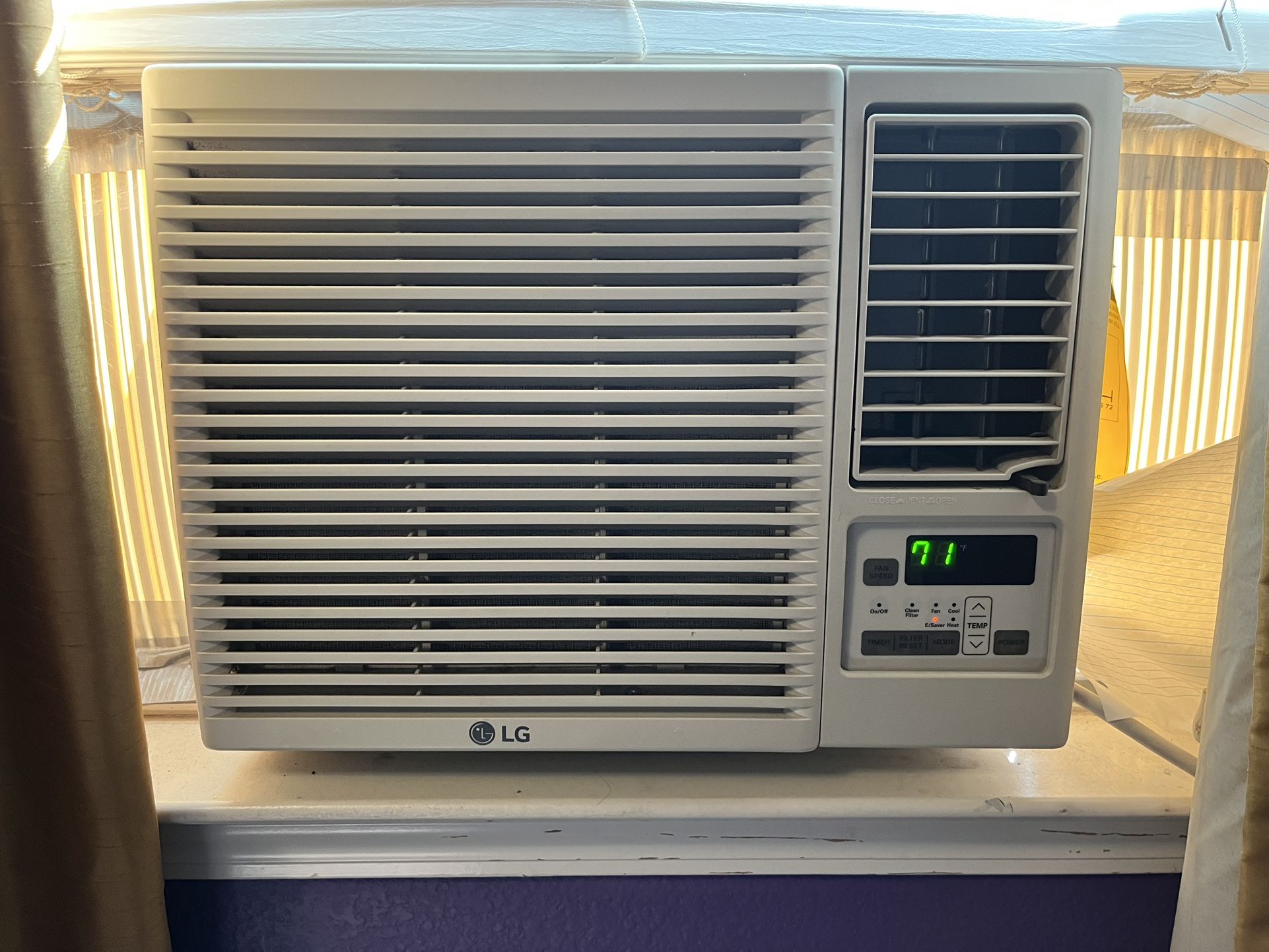 LG 7500 BTU Window Air Conditioner With Supplemental Heat