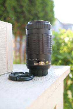 Nikon AF-P DX 70-300mm f/4.5-6.3G ED Zoom Lens - Excellent Condition