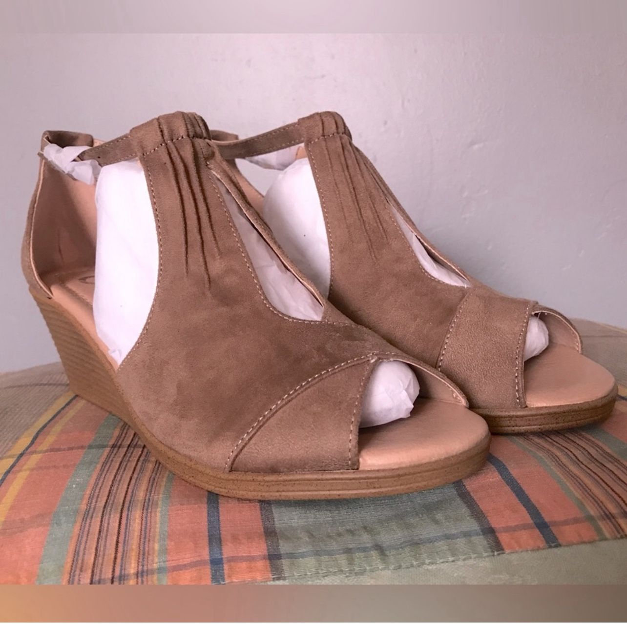 Journee Kedzie Wedge Sandal size 10