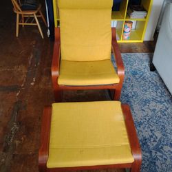 Comfortable chair W/ Footrest