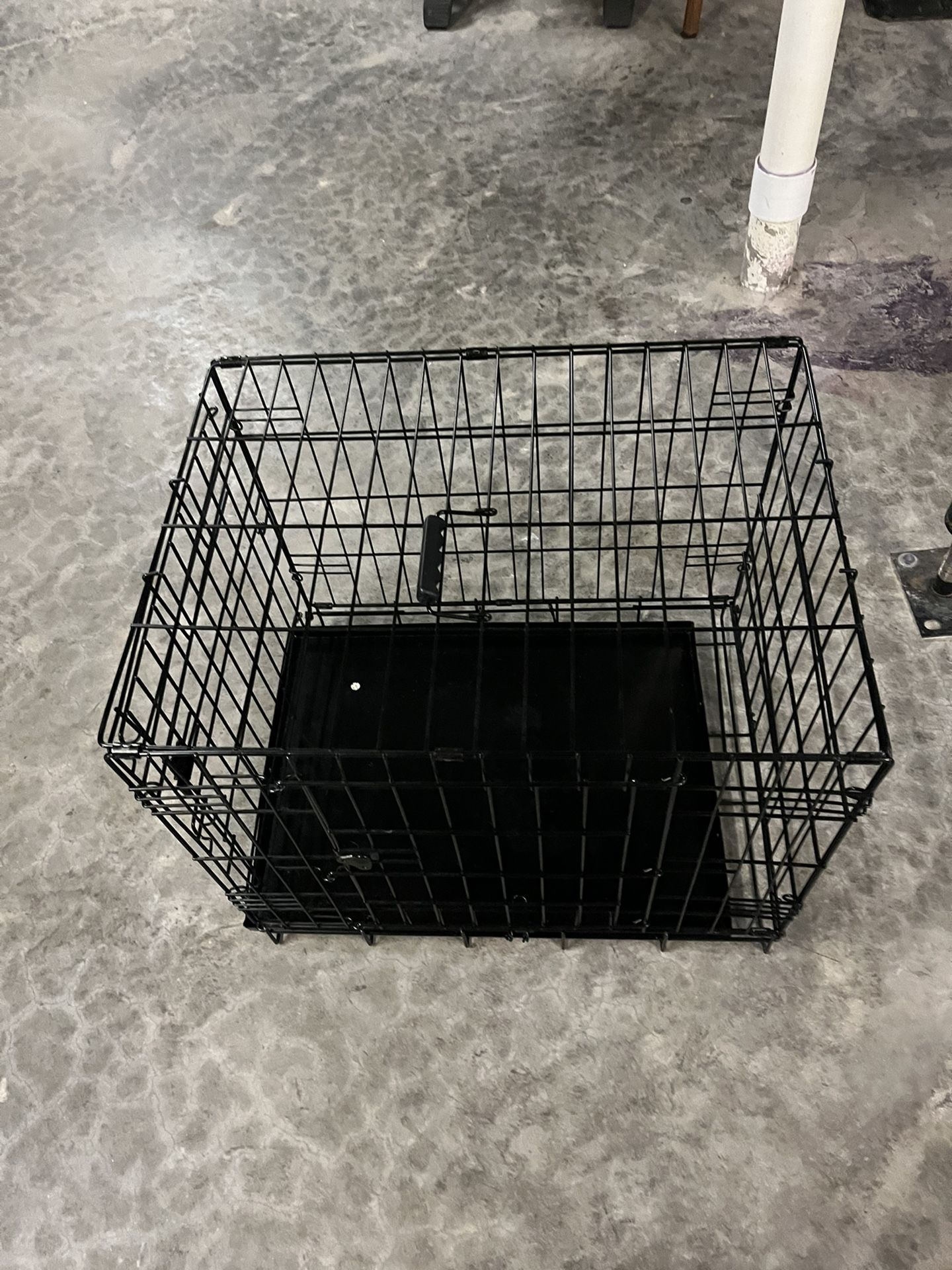 Dog Crate  24 L X 19 W X 21 H